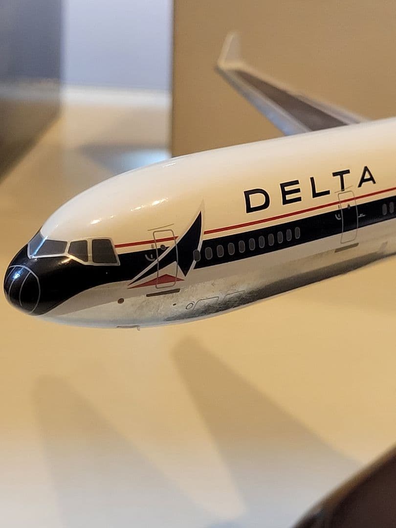 超激レア！McDonnell Douglas MD-11 1/200　デルタ