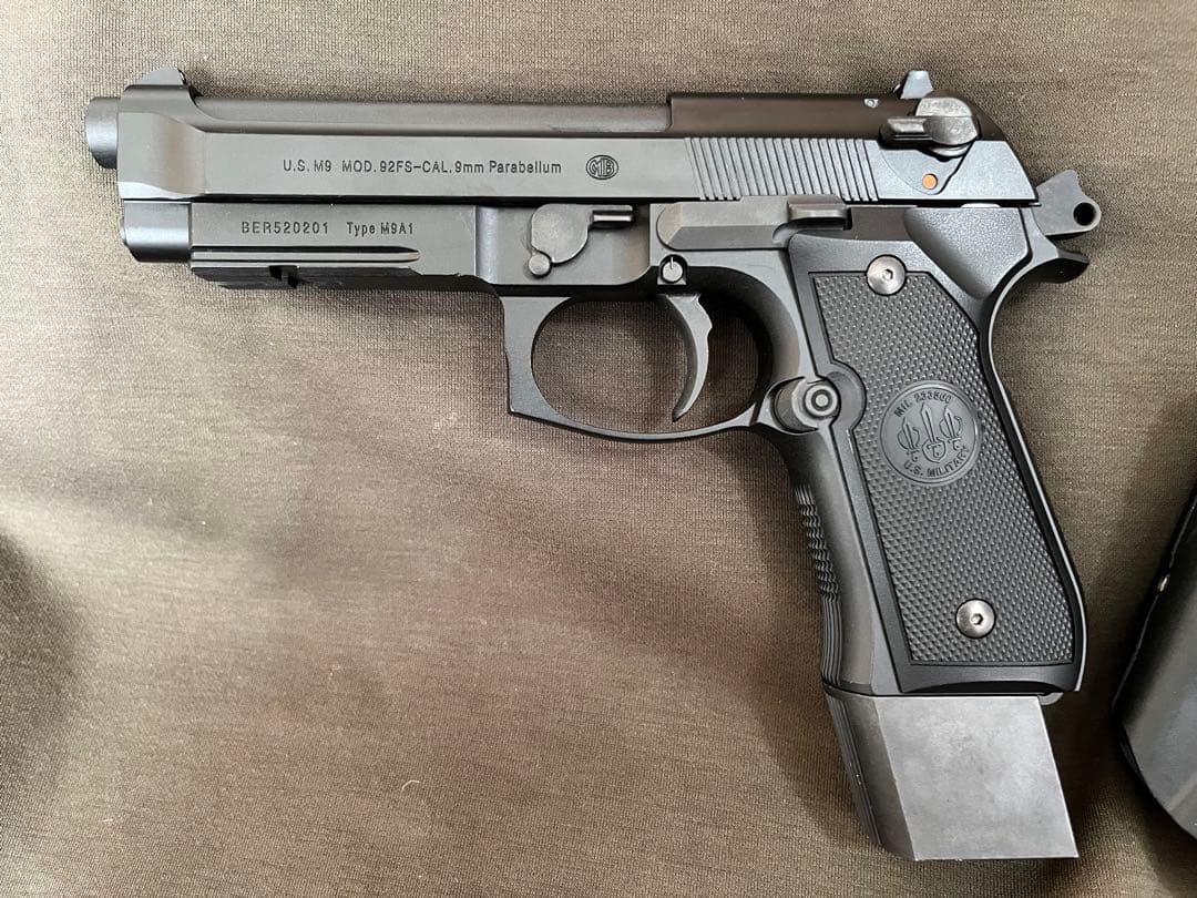 ⭐︎マルイM9A1ロングマガジン&予備マガ2&ホルスターも付いてます(*'▽'*)