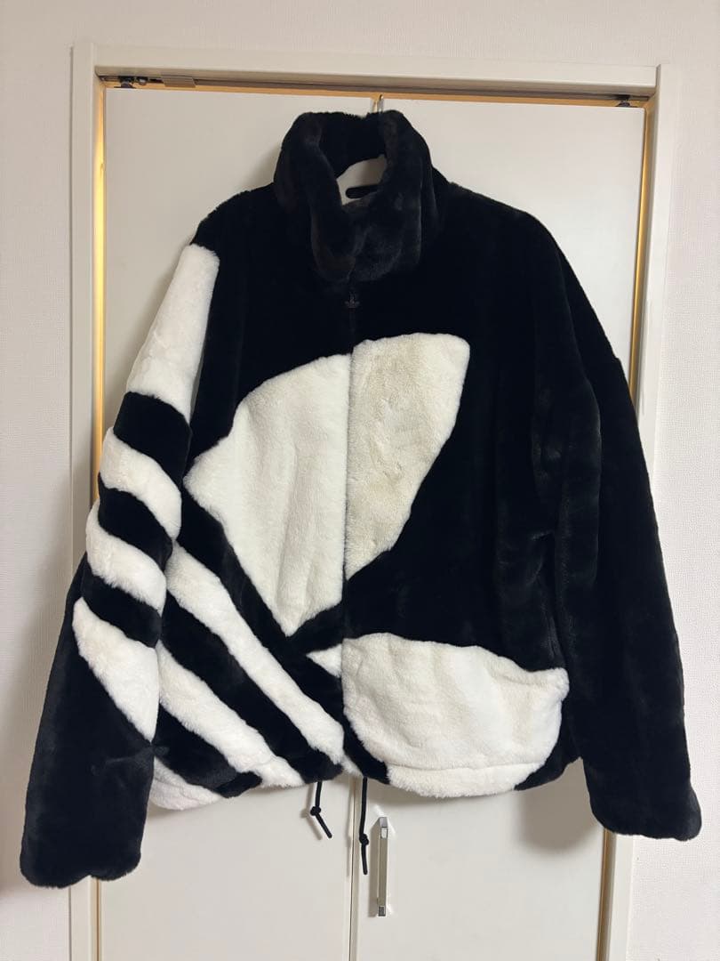 adidas ファートラックジャケット