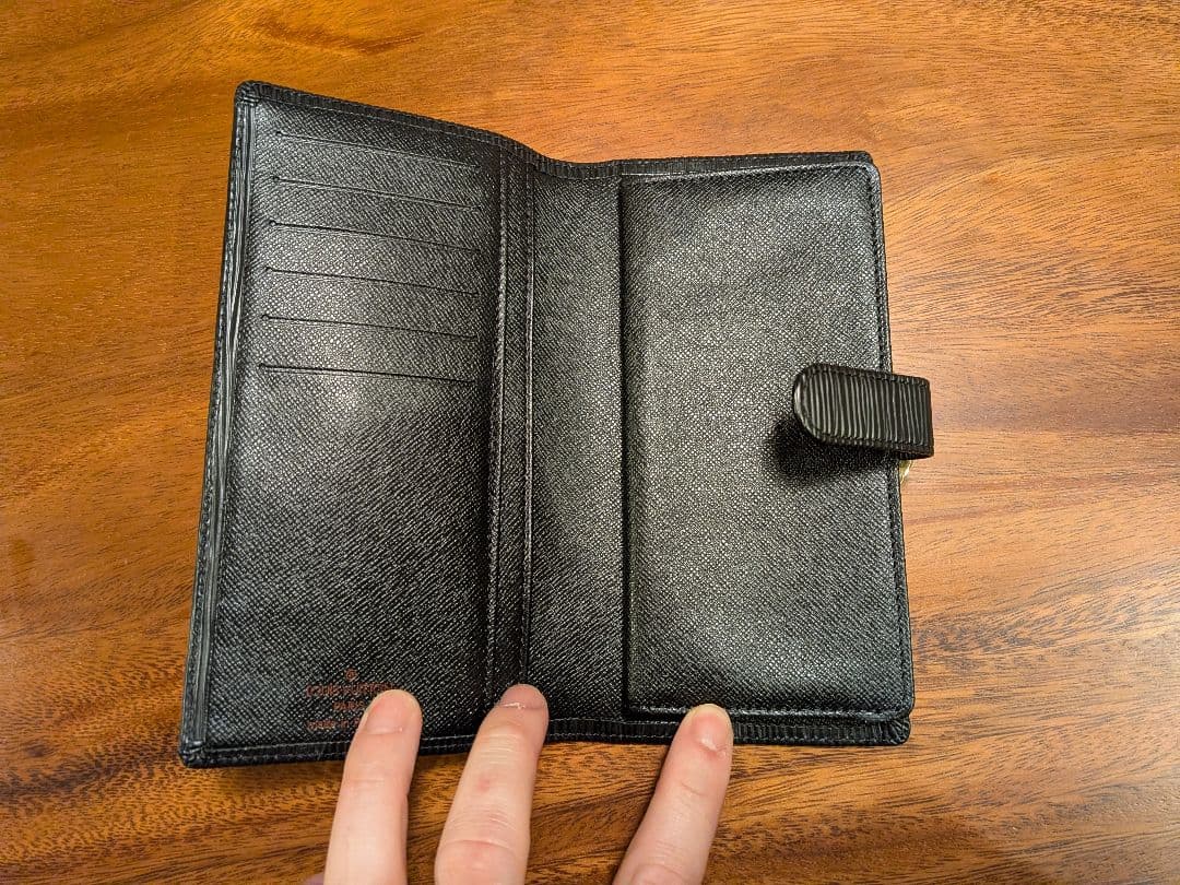 ルイヴィトン 財布 コンチネンタル ヴィエノワ M63252 ブラック エピ