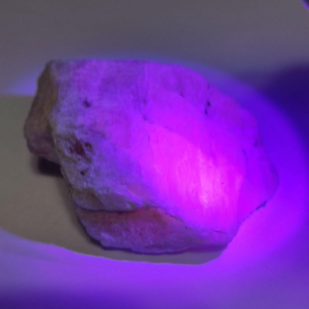 パワーストーン　天然石　原石　クンツァイト(リチア輝石)　117g　No.304