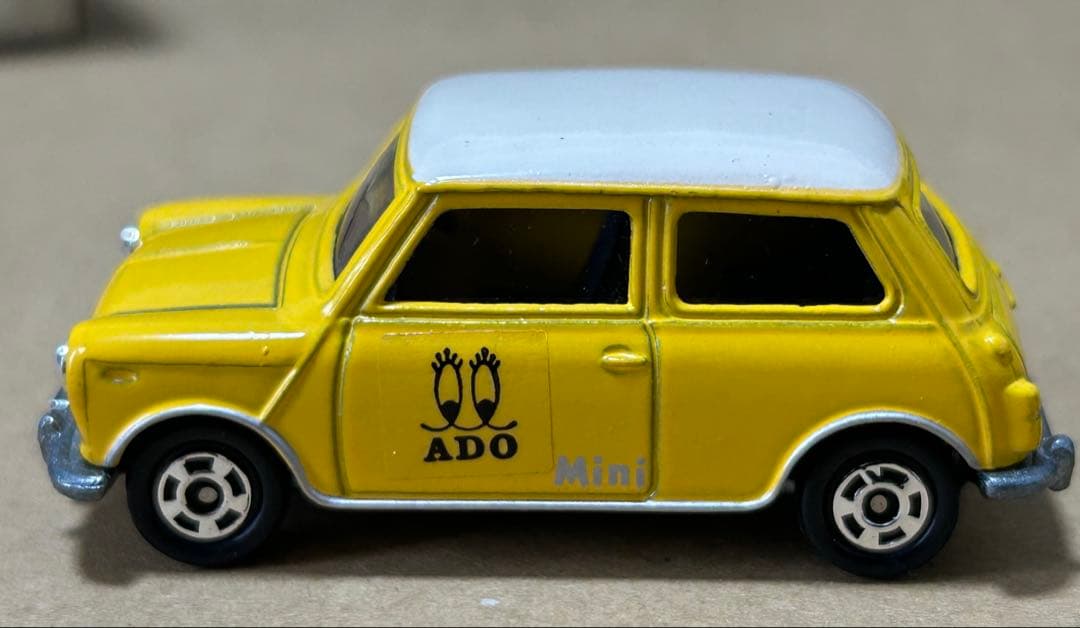 トミカ ミニクーパー アイアイアド 黄色 黒シート