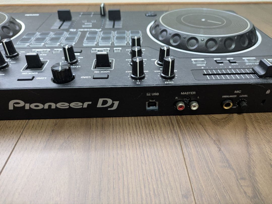 DDJ-REV1コントローラー