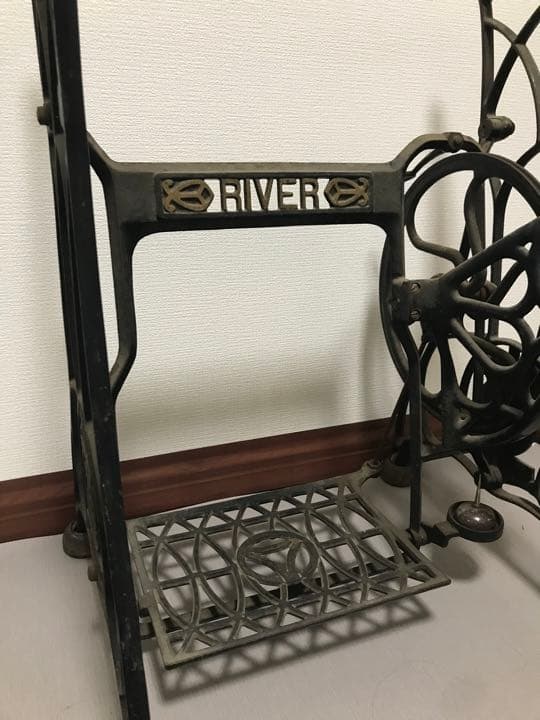 アンティーク　レトロ　ヴィンテージ  古道具　ガーデニング　ミシン脚　ガーデン