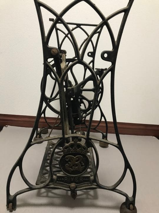 アンティーク　レトロ　ヴィンテージ  古道具　ガーデニング　ミシン脚　ガーデン