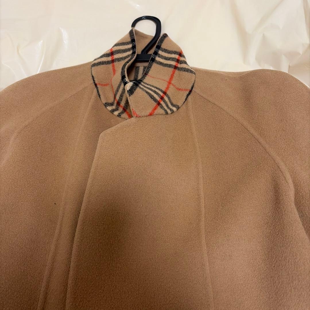 ベージュ ダブルブレスト チェスターコート