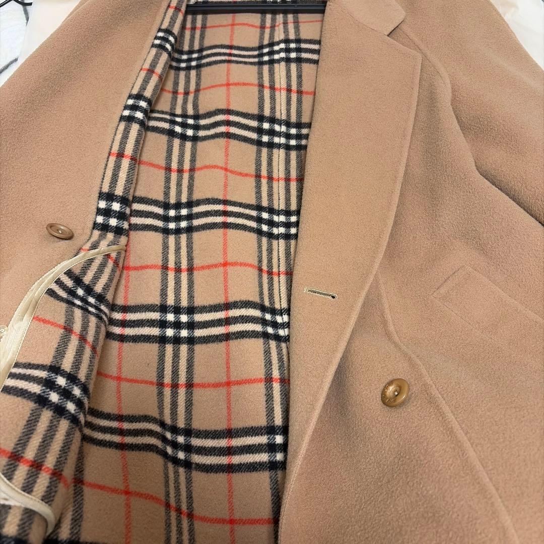 ベージュ ダブルブレスト チェスターコート