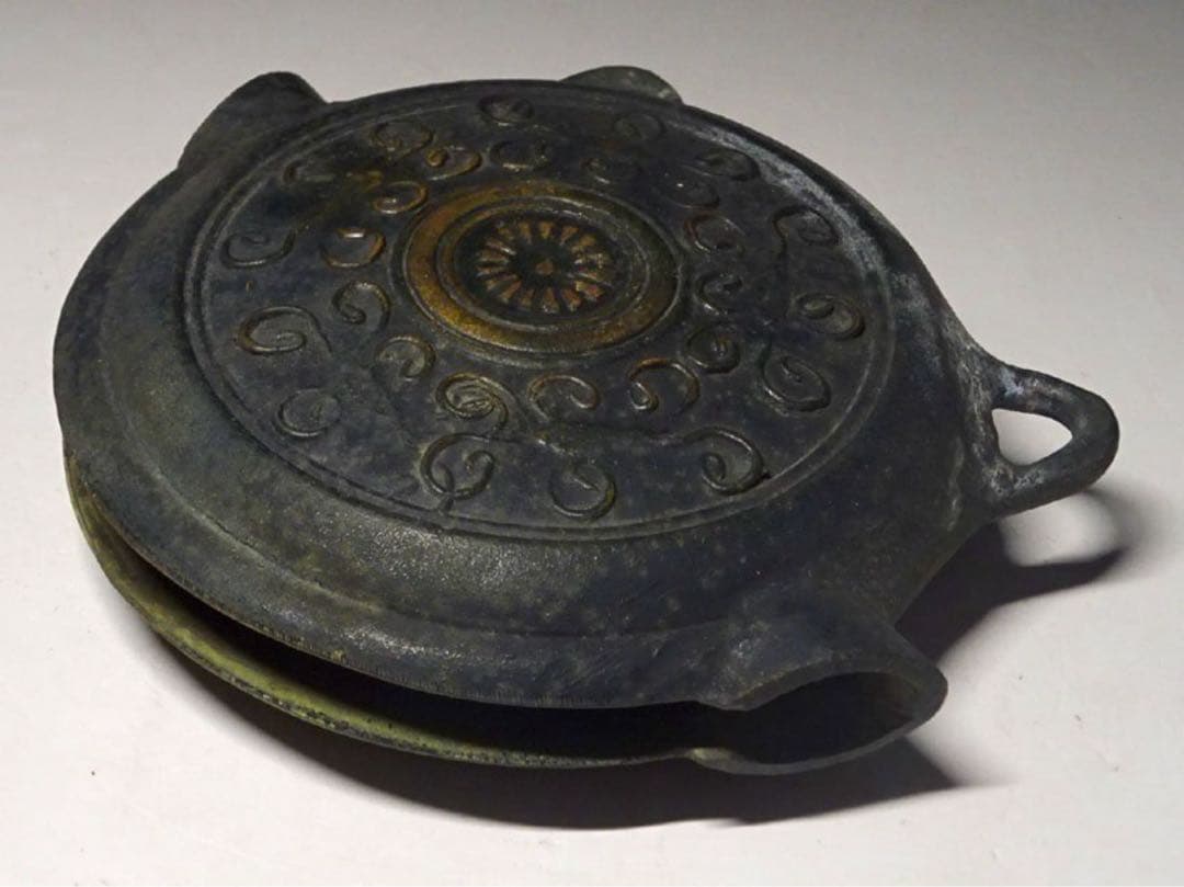 江戸時代 鰐口 梵音具 金鼓 唐草文様 仏具 神具 仏教美術 仏像 骨董 古美術