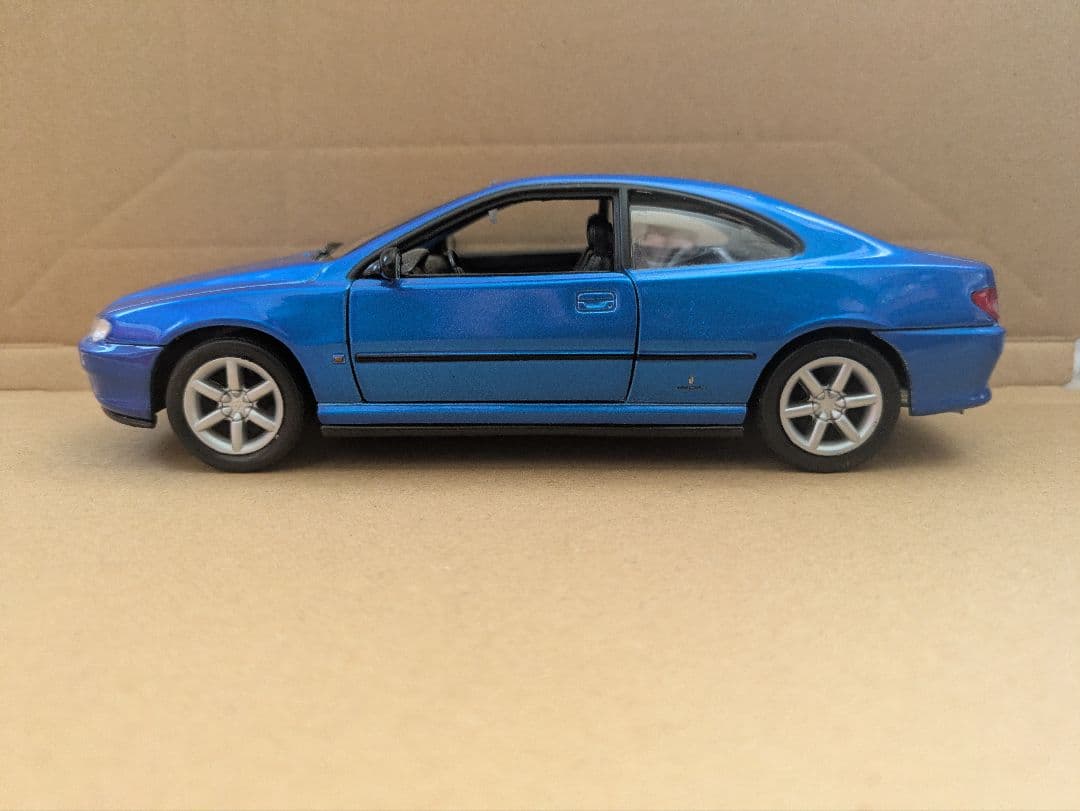 プジョー 406 クーペ　1/24　ミニカー　WELLY　ウィリー