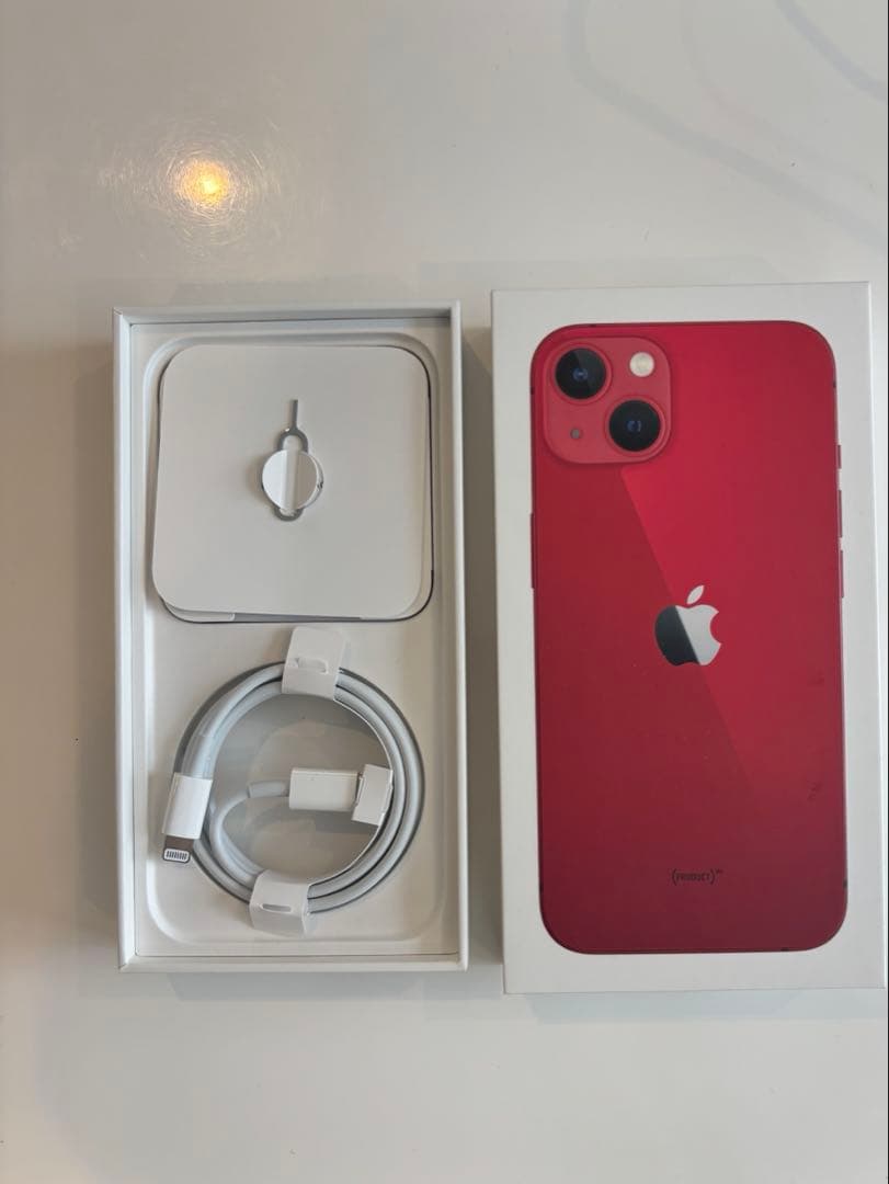 美品　Apple iPhone 13 RED本体 128GB SIMフリー