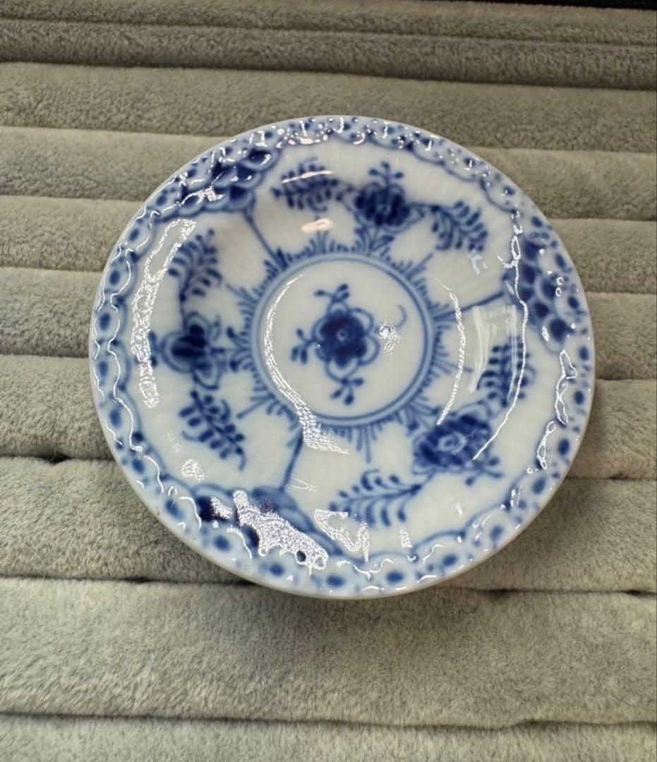 ヴィンテージ ロイヤルコペンハーゲン　小皿3枚。長期保存、美品