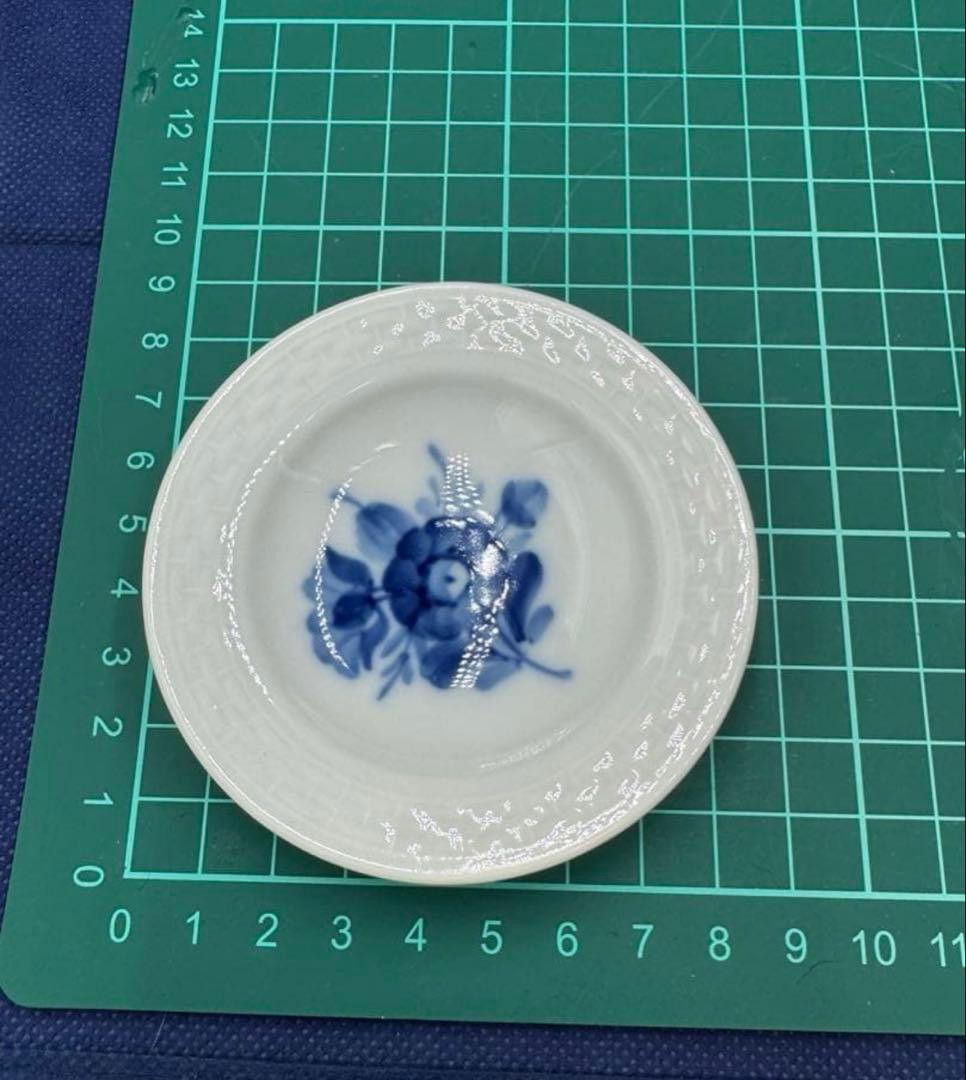 ヴィンテージ ロイヤルコペンハーゲン　小皿3枚。長期保存、美品