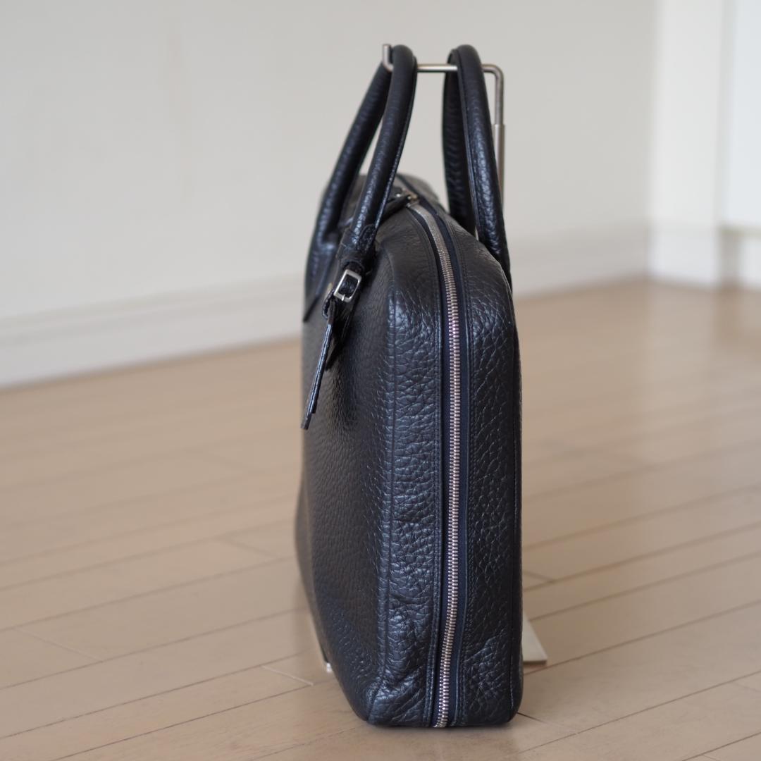 【極美品・定価85,800円】 hinn エンボスレザー ビジネスバッグ