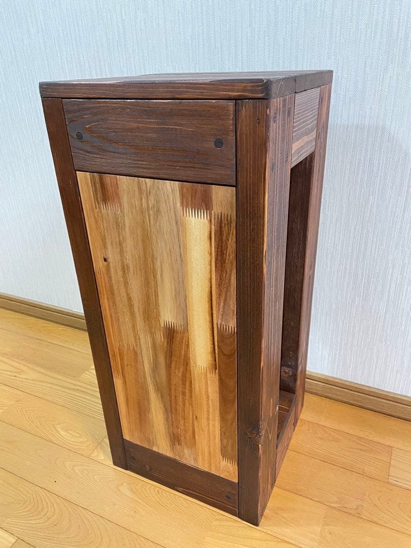 前面目隠しあり。30キューブ水槽台