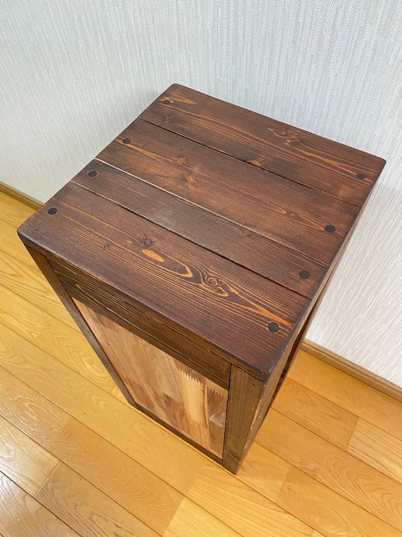 前面目隠しあり。30キューブ水槽台