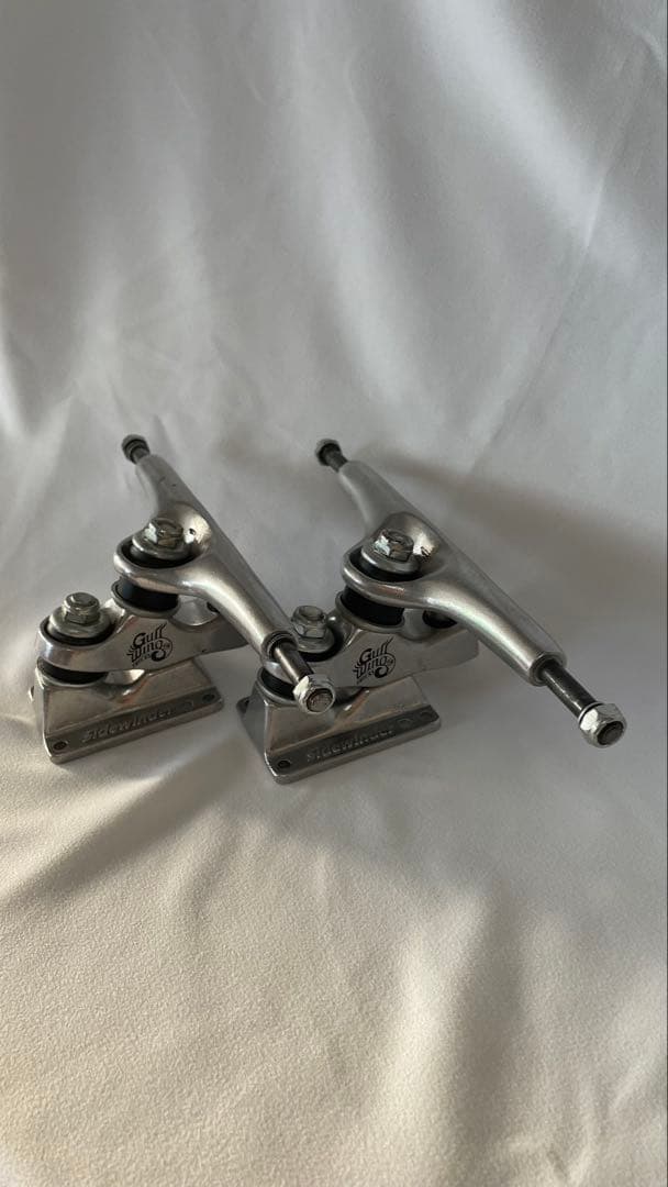 激レア！スケボー トラックGULLWING SIDEWINDER1 【送料無料】