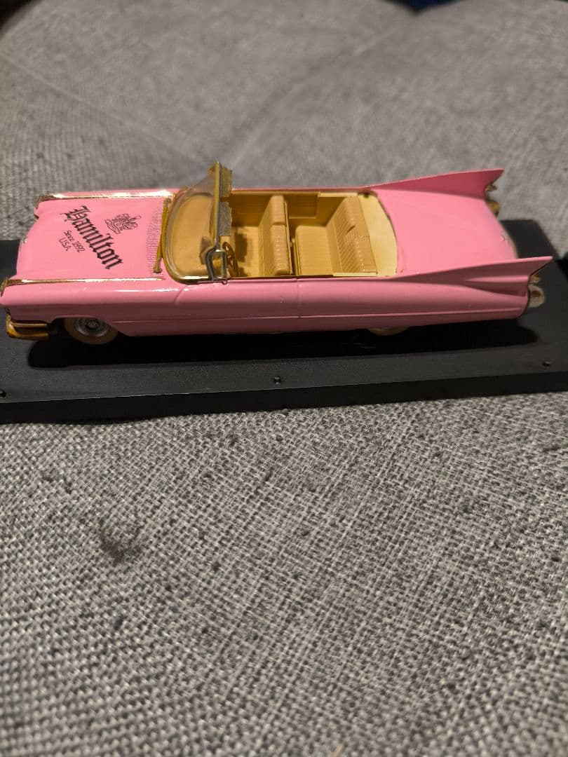 ハミルトン ピンクオープンカー希少