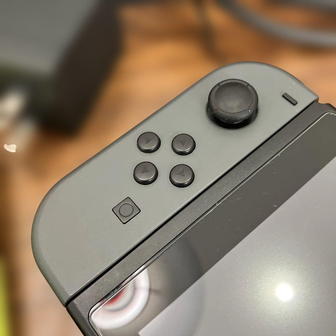 Nintendo Switch 本体 & Joy-Con