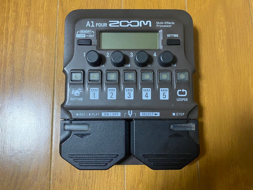 ZOOM A1 FOUR マルチエフェクトプロセッサー