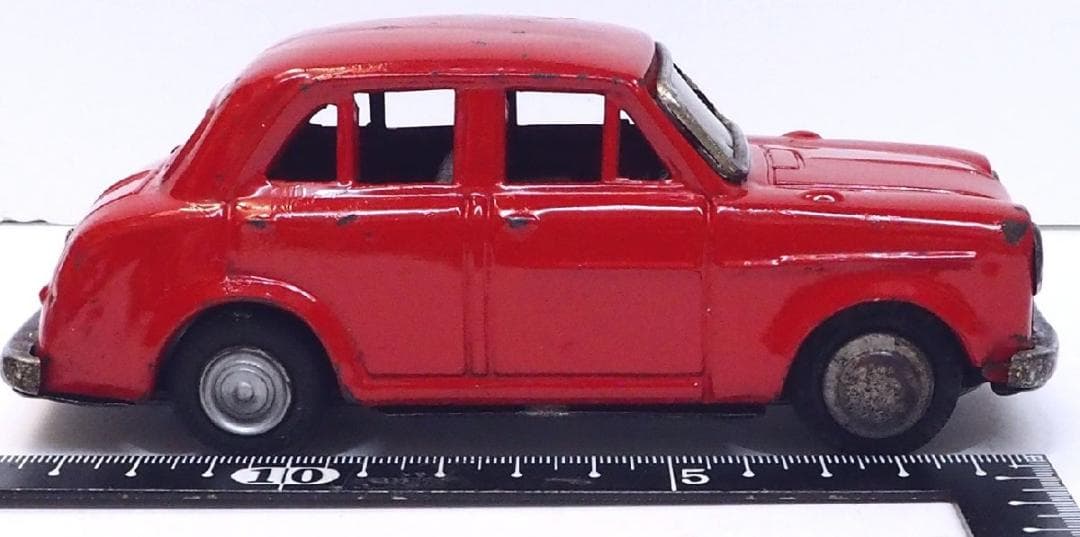 萬代屋【ダットサン セダン1000赤】ブリキtin toy car自動車【箱無】
