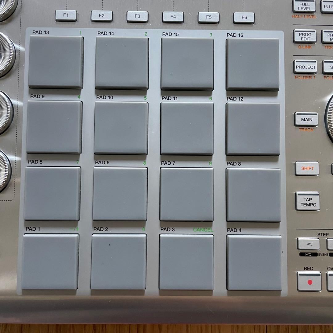 DJ機材 AKAI professional MPC STUDIO