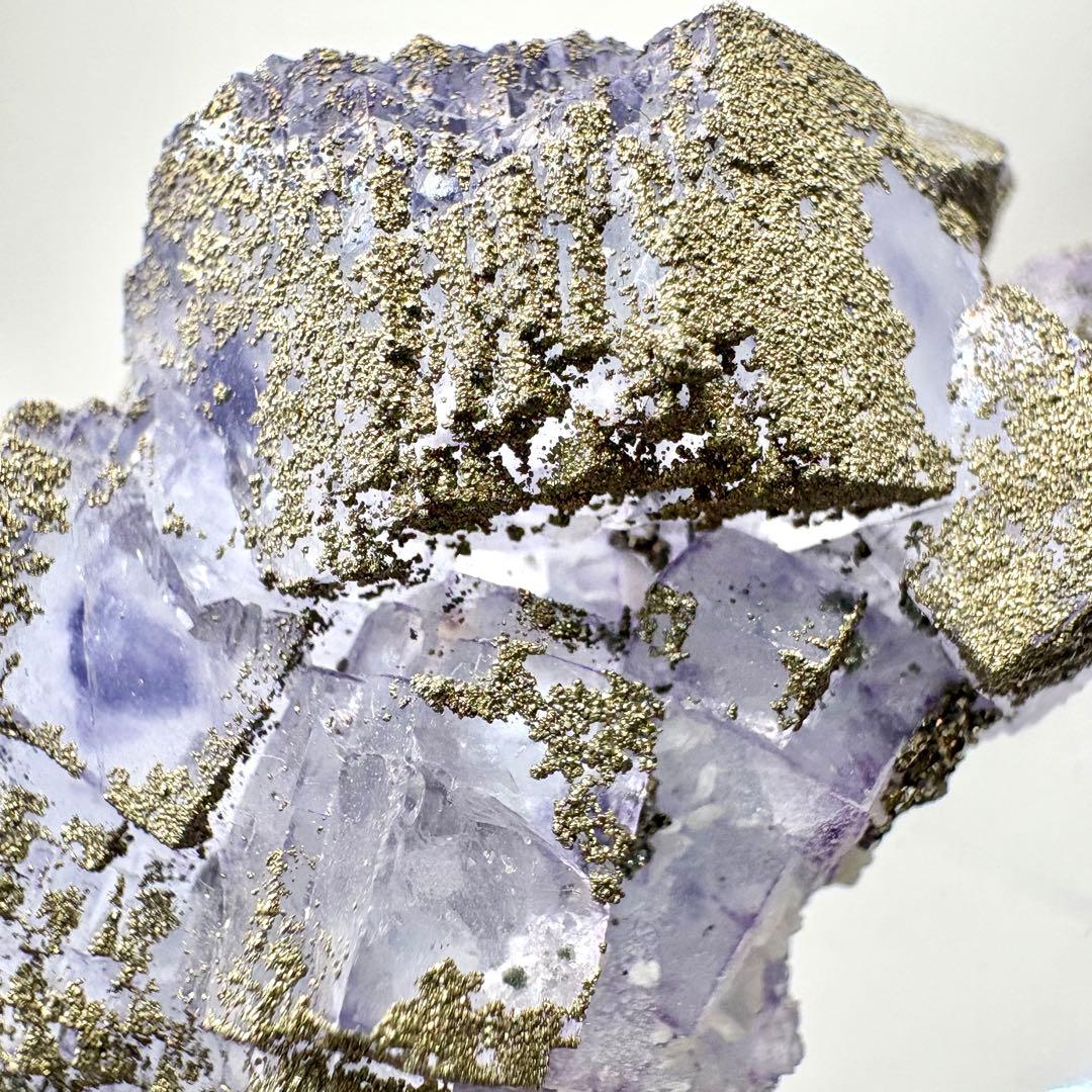 566 中国　ヤオガンシャン産　フローライト&パイライト