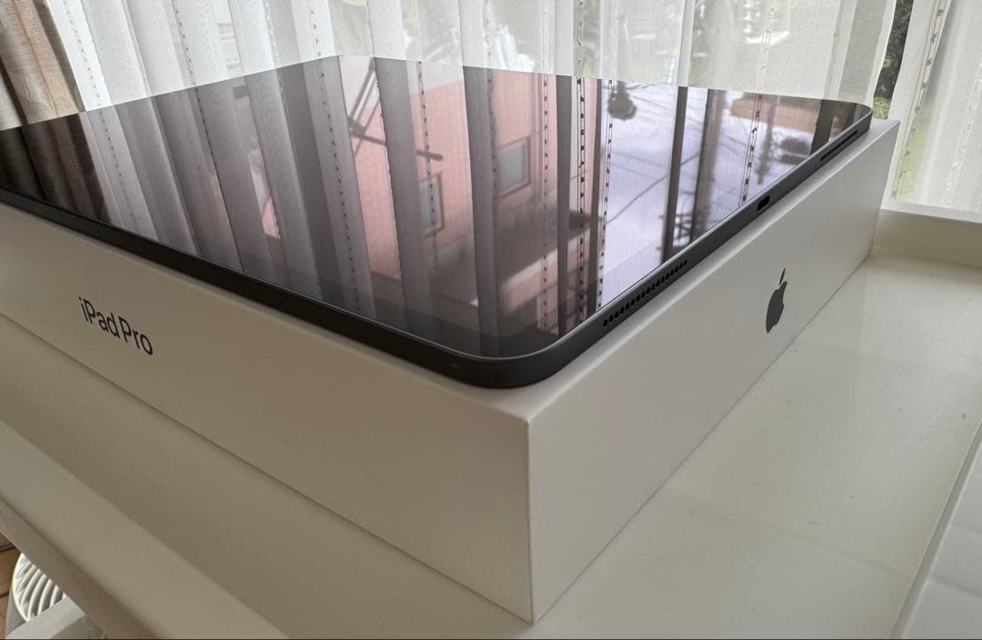 iPad Pro 12.9 インチ 第4世代 +Smart Keyboard