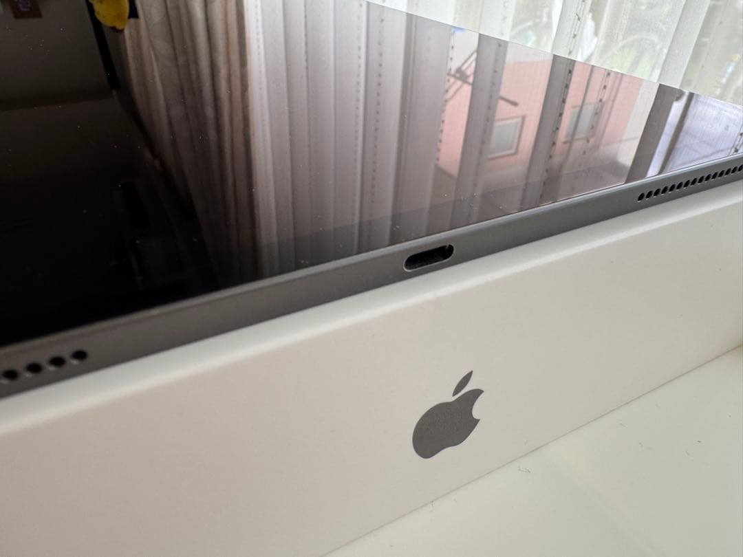 iPad Pro 12.9 インチ 第4世代 +Smart Keyboard