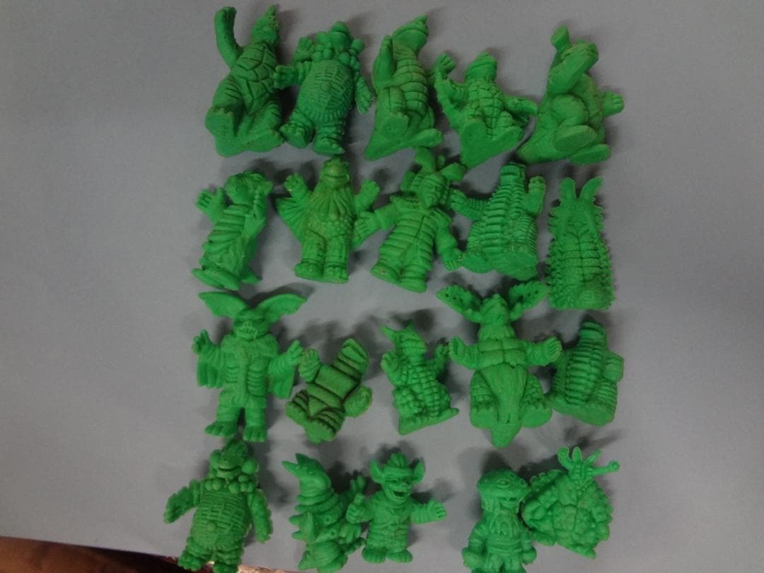 ウルトラマンシリーズ怪獣消しゴム 1980年代もの 　　８０体大量セット