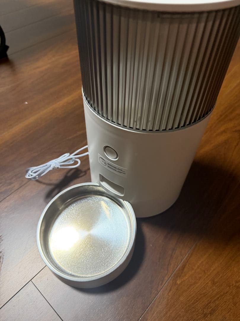 ペット用自動給餌器（ホワイト）