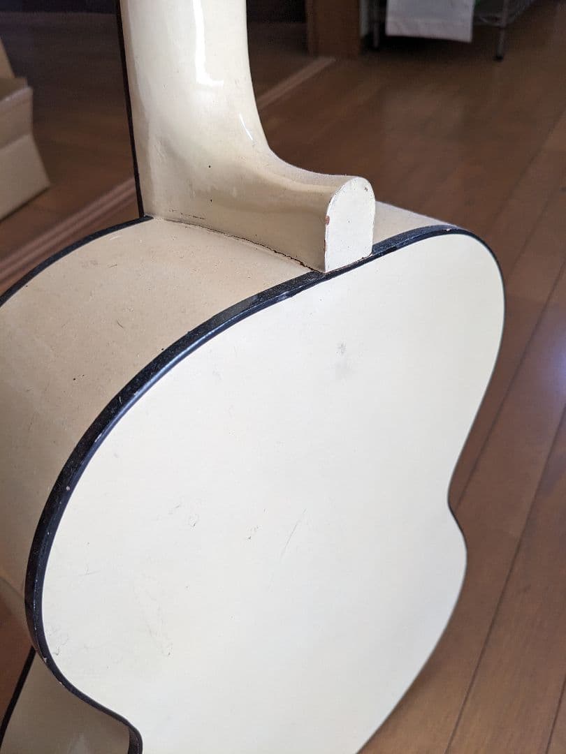 PALOMAアコースティックギター白(⁠ ⁠ꈍ⁠ᴗ⁠ꈍ⁠)