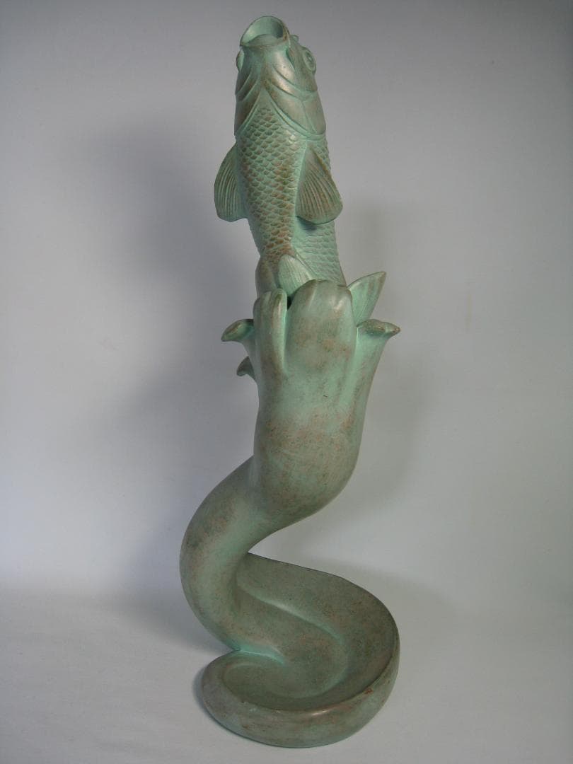 銅製　鯉の滝昇り置物　高さ約39㎝　立身出世のシンボル　家運上昇