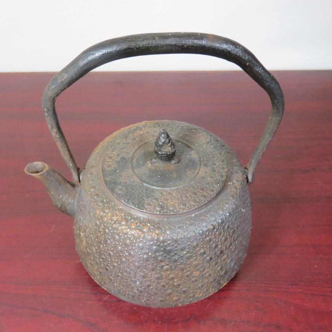 鉄瓶 鋳物 岩鋳 亀甲 錆あり 急須 茶道具 茶器 やかん 銘