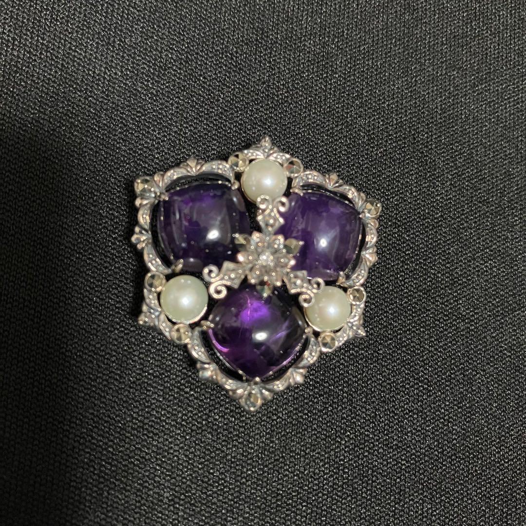 碌山　アメジストとパールのブローチ