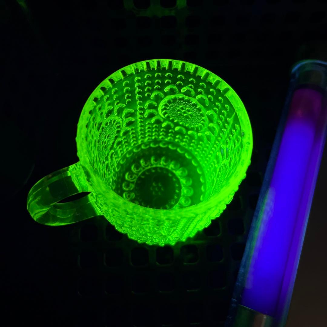 骨董　時代ガラス　フィンランド　グラッポニア マグカップ　ウランガラス１客④