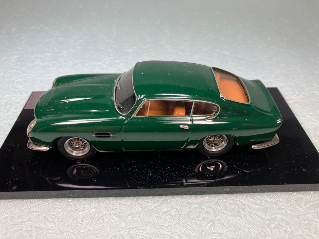 Illustra ホワイトメタル　アストン・マーティン　DB6 グリーン