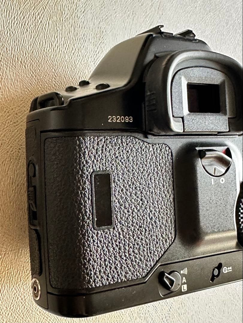 Canon EOS-1N BODYのみ【フィルム】