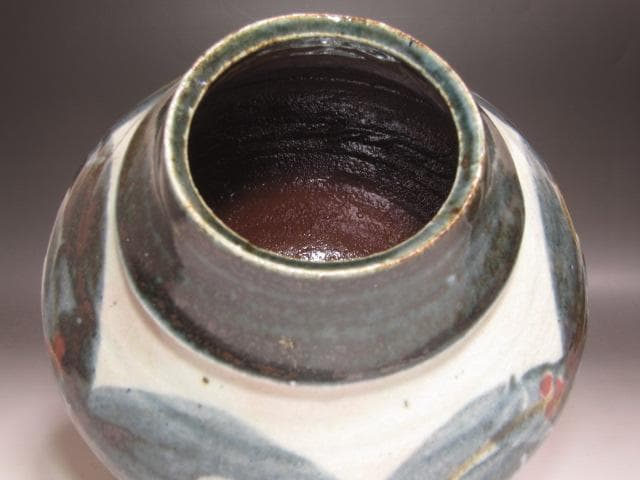 ☆　河井寛次郎　呉須草花図壺　雰囲気ある品です☆y539