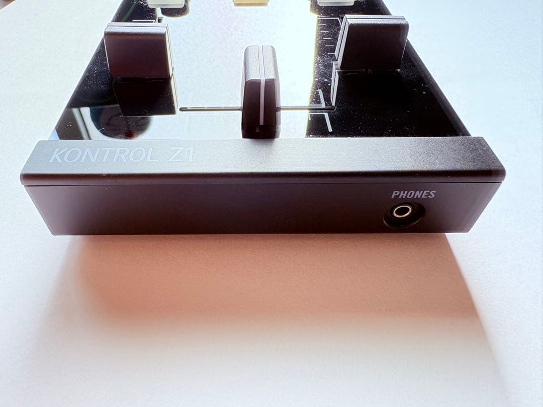 TRAKTOR KONTROL Z1 DJコントローラー 動作確認済 ケース付