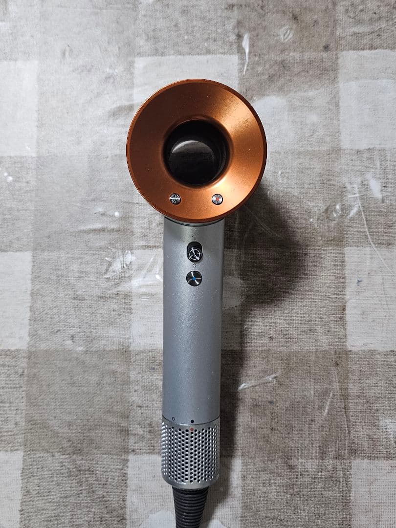 週末限定価格　保証付　ダイソン　メンテナンス済み　dyson hd08　ゴールド