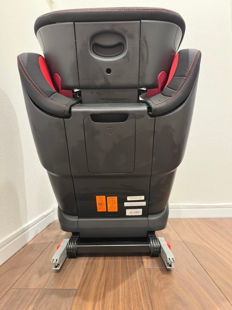 メルセデスベンツ　AMG ジュニアシート