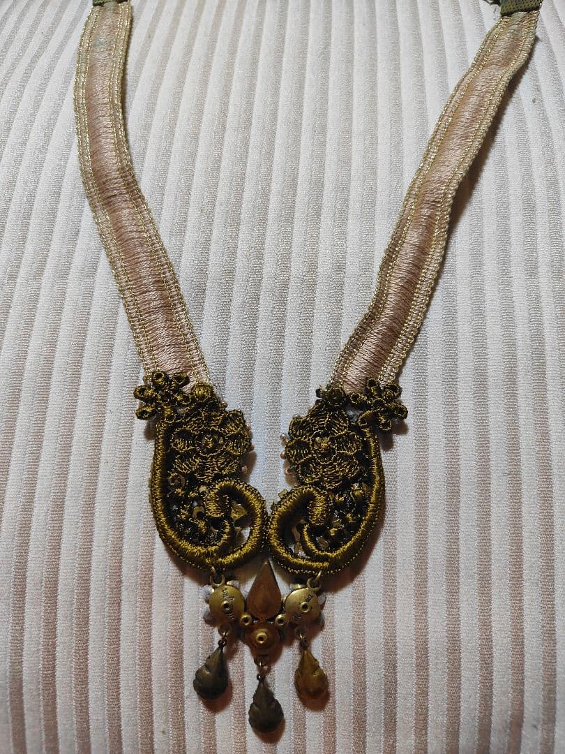 【値下げ】ミハエルネグリン☆レースの 花モチーフネックレス