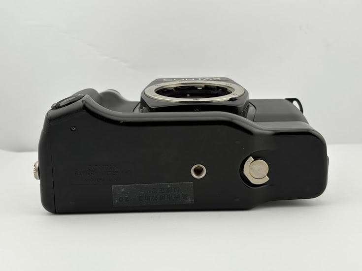 ★美品 訳アリ★コンタックス ST ボディ / バッテリーホルダー p-7