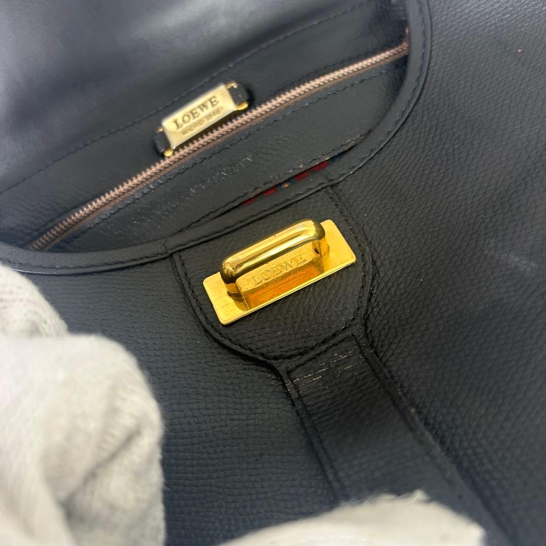 ロエベ ショルダーバッグ アナグラム ゴールド金具 本革 黒