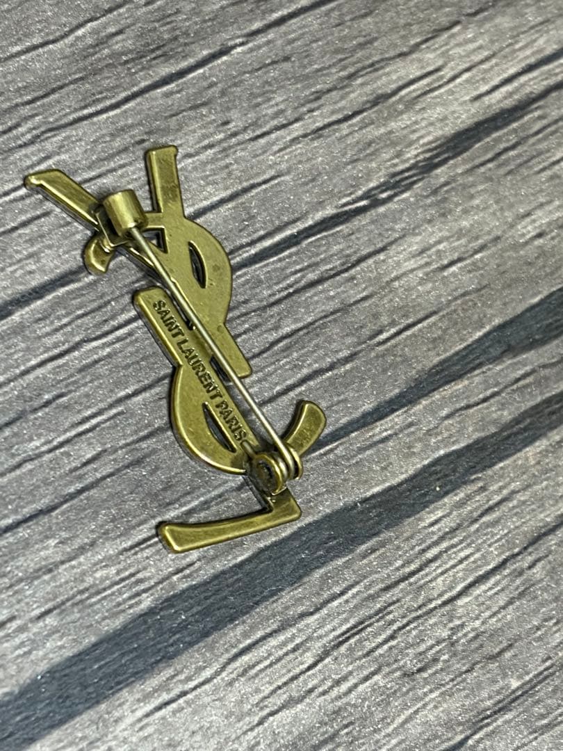 サンローラン　SAINT LAURENT ブローチ　YSLロゴ
