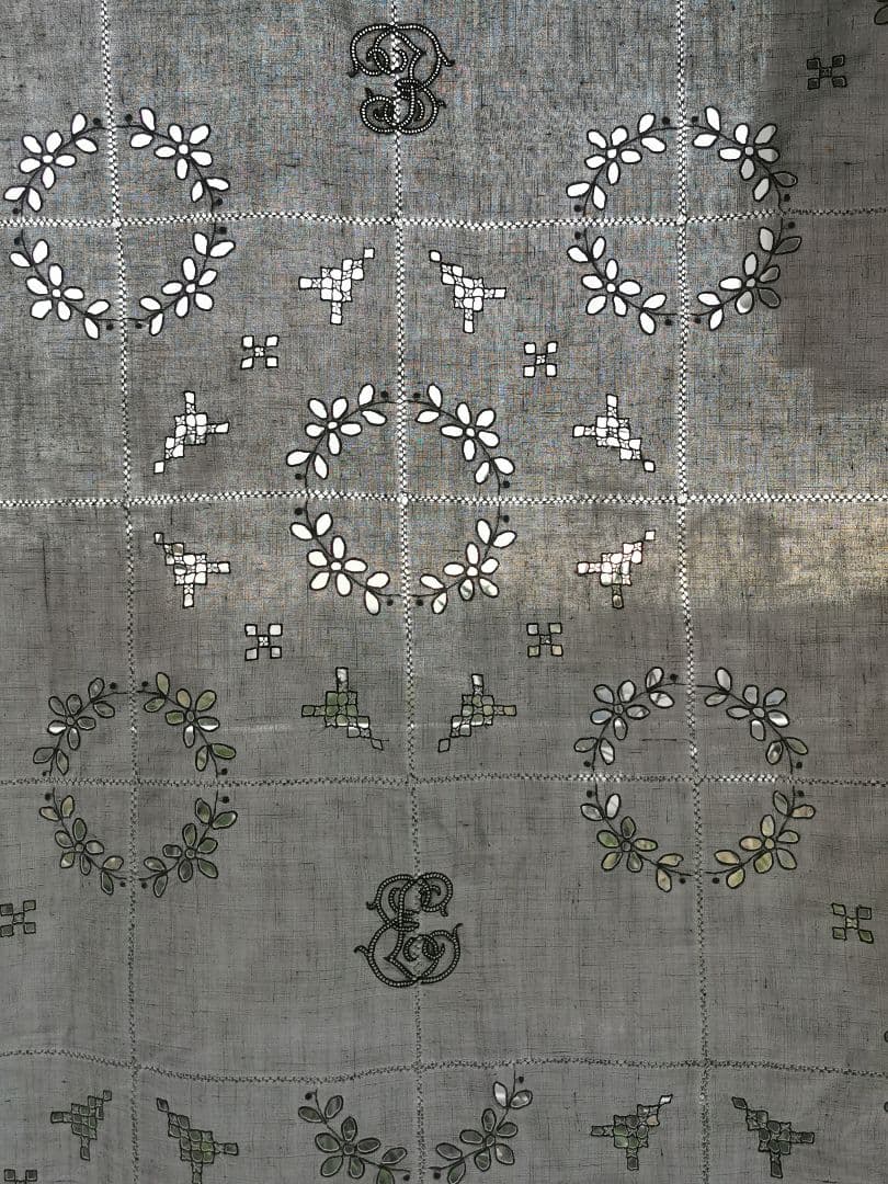 アンティークフランス アングレーズレース モノグラム刺繍＆カットワーク麻クロス