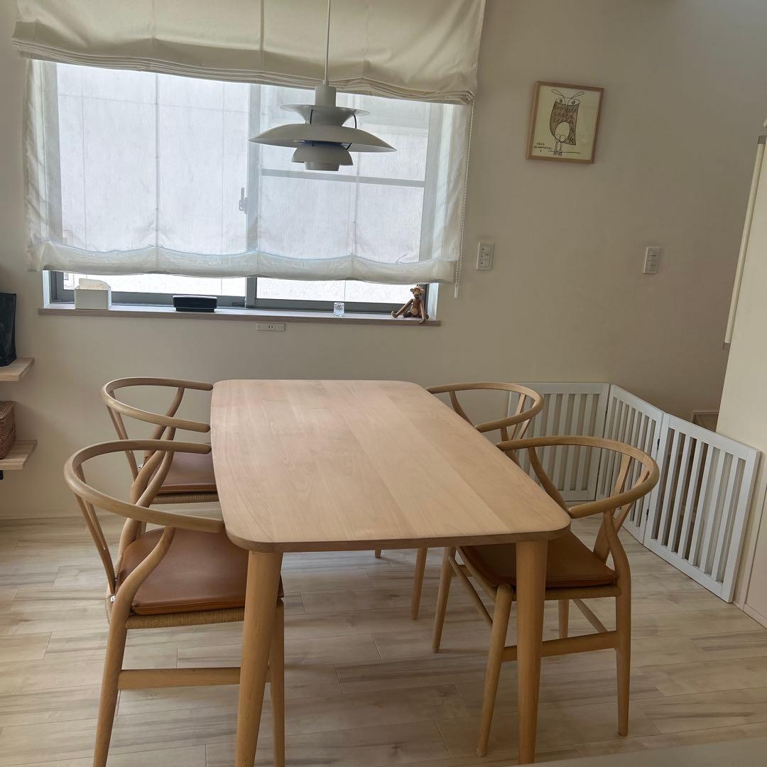 飛騨産業無垢材ダイニングテーブル 4人掛け