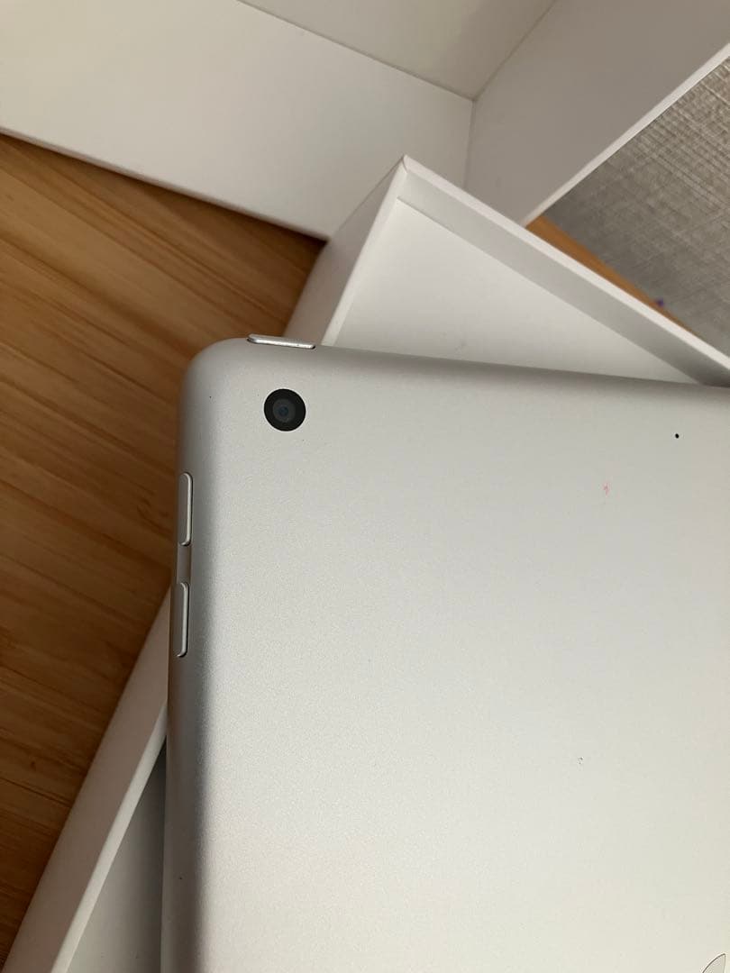 iPad 第6世代 32GB シルバー