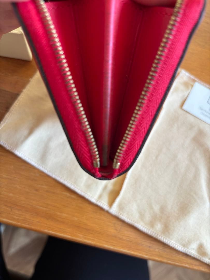 LOUIS VUITTON レッド ケース