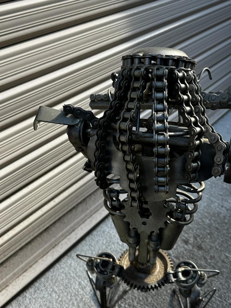 メタルアート　プレデターモチーフ　廃材アート